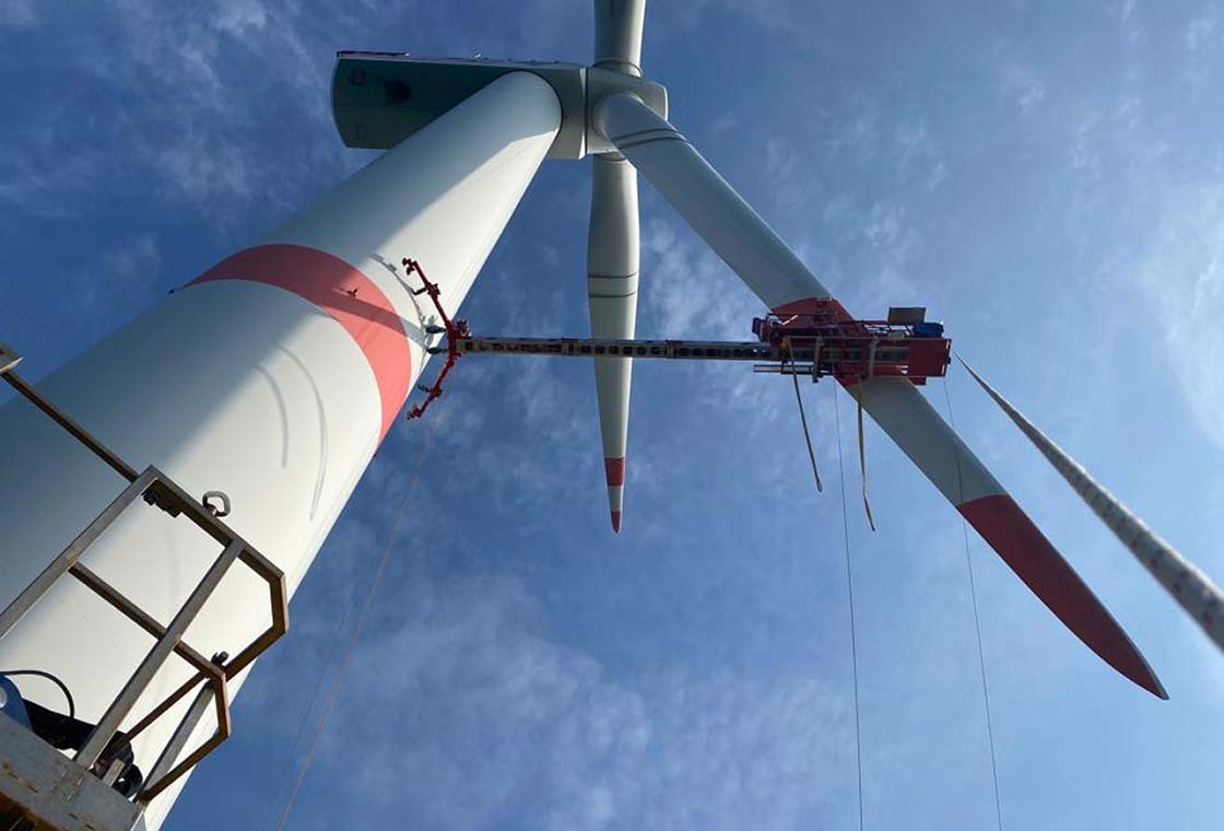 Wind turbine blade inspection